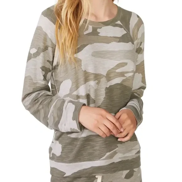 Monrow Vintage Camo Raglan and Sweatpants Set - Picture 3 of 9